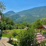 Laci Tirana